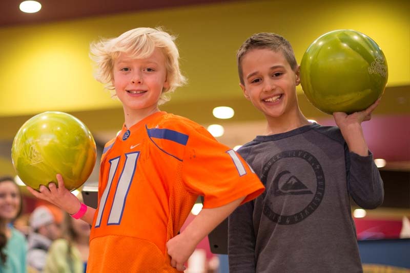 bowling-buddies-holding-bowling-balls Bowling Buddies